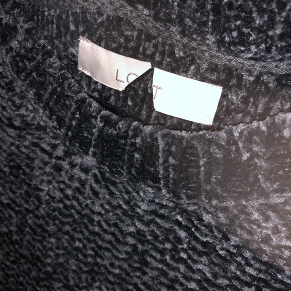 Large Loft Sweater - Picture 2 of 2